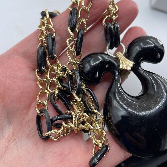 Vintage acrylic and gold chain vintage boho hippie necklace. - Picture 5 of 8